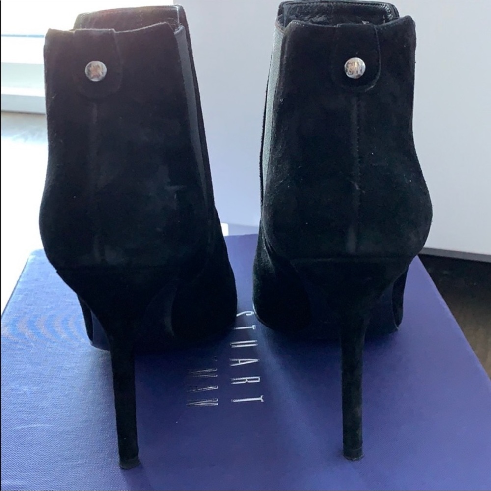 Blue suede Booties